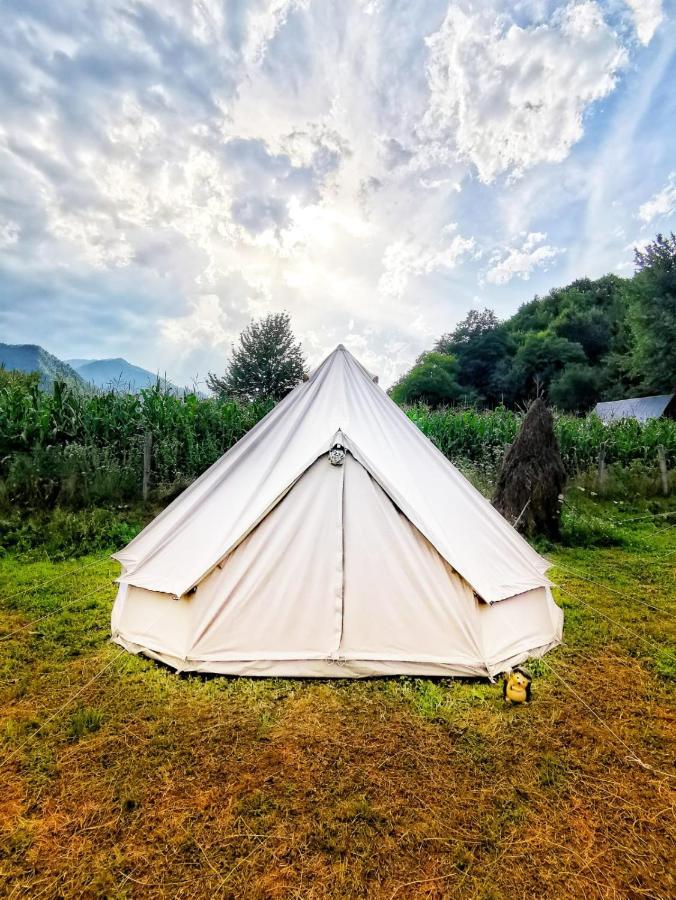 Luna Rock Glamping Brezoi - Blue Scai Exterior photo