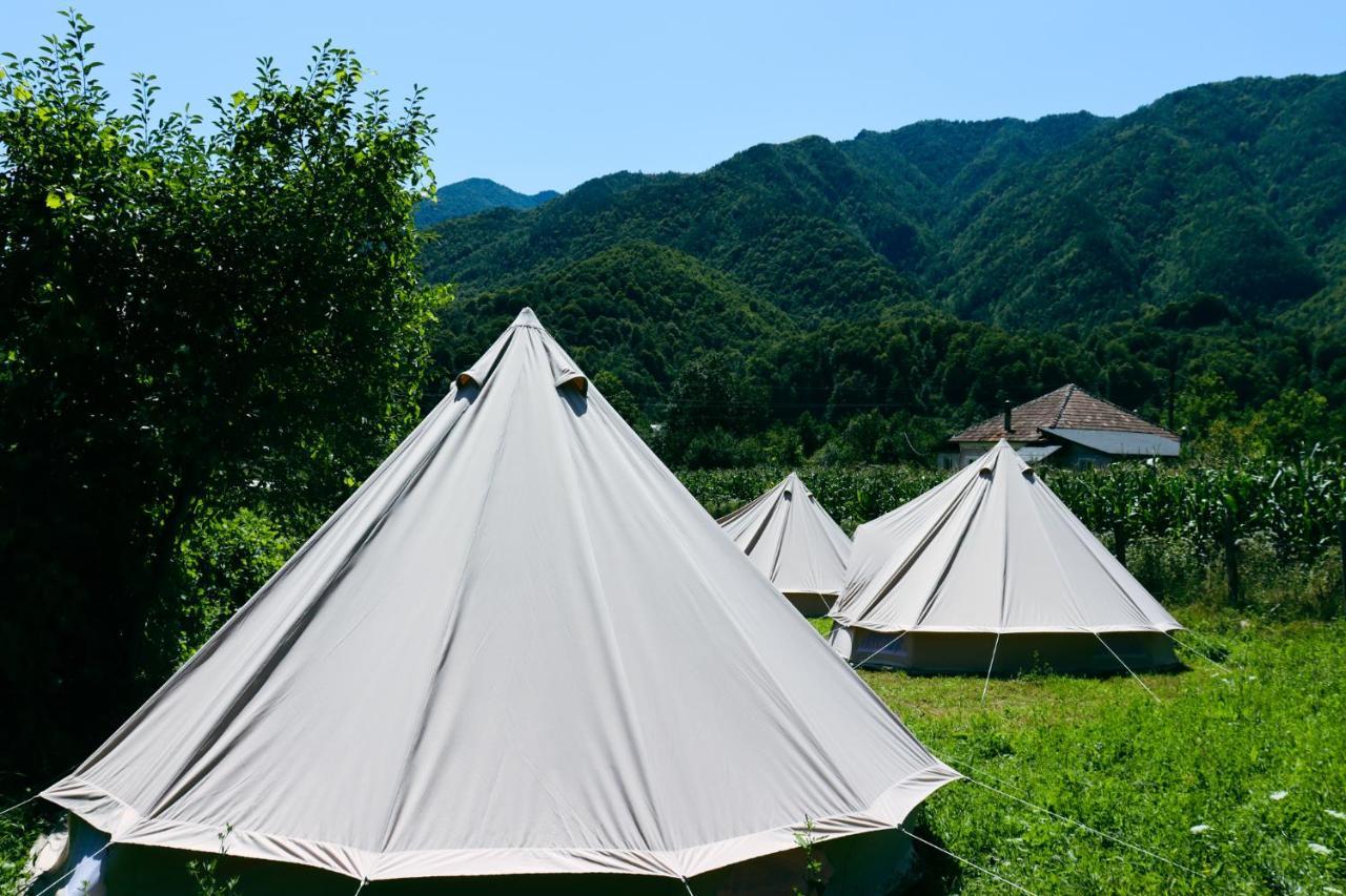 Luna Rock Glamping Brezoi - Blue Scai Exterior photo