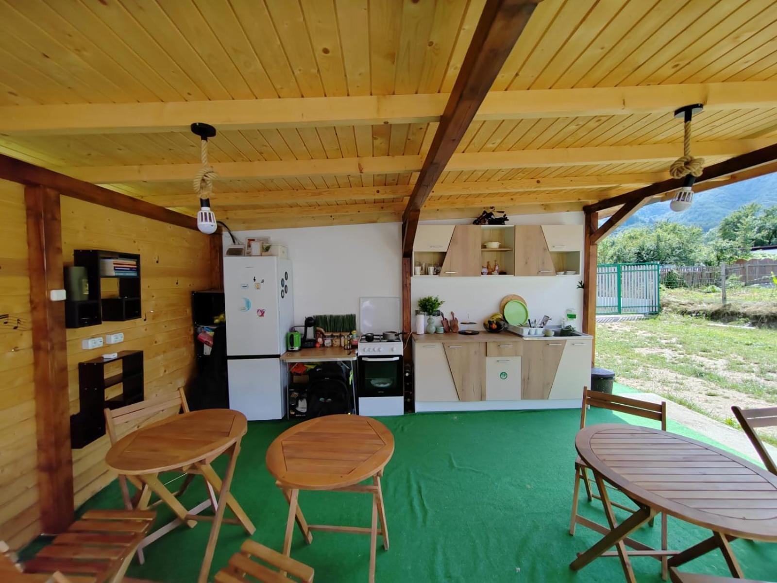 Luna Rock Glamping Brezoi - Blue Scai Exterior photo