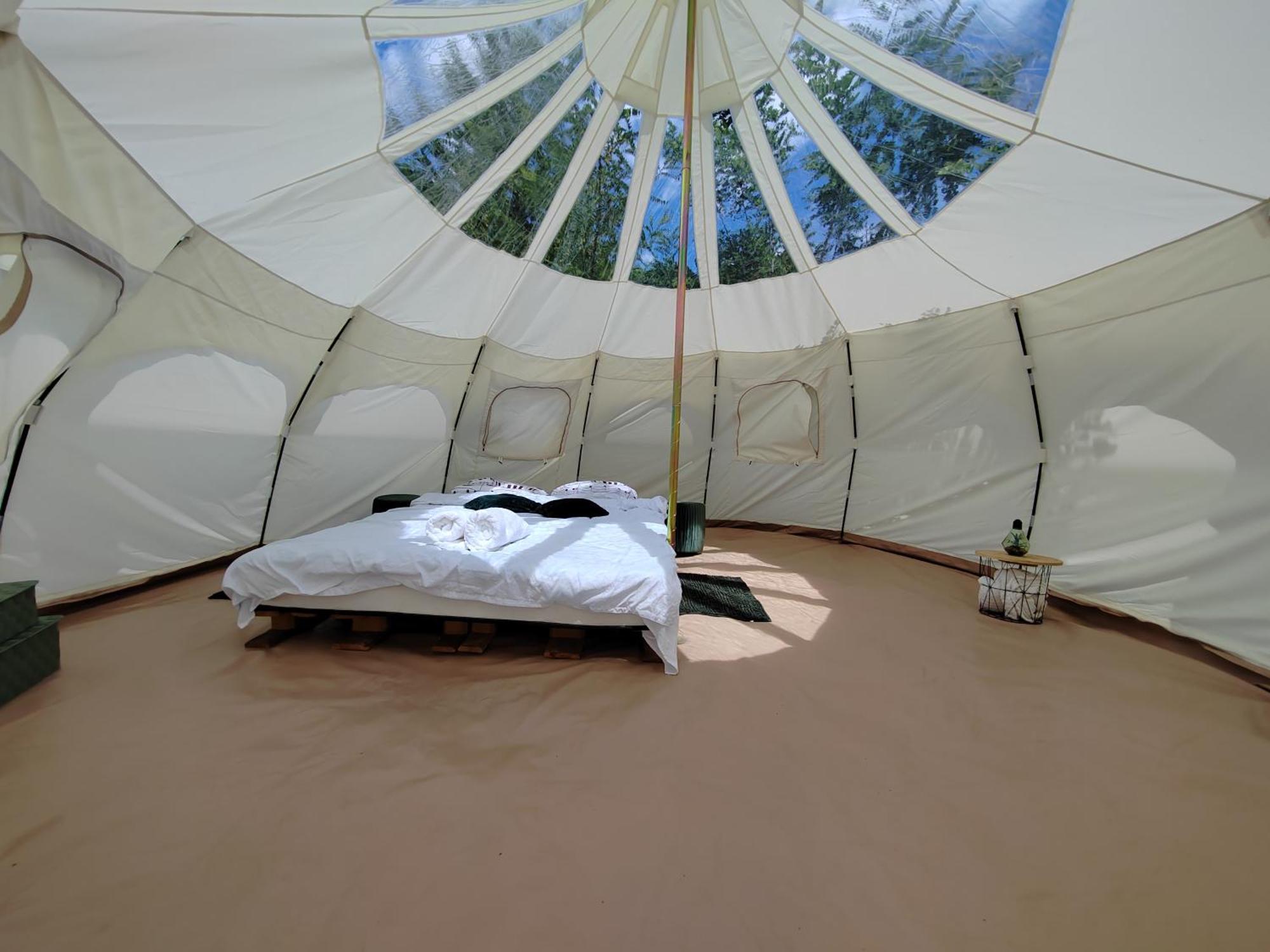 Luna Rock Glamping Brezoi - Blue Scai Exterior photo